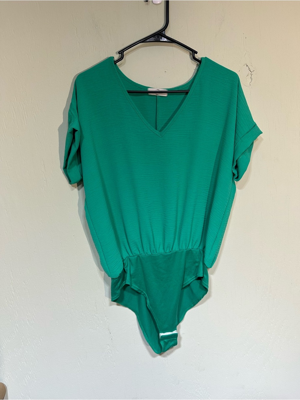 entro green v neck short sleeve bodysuit womens size medium